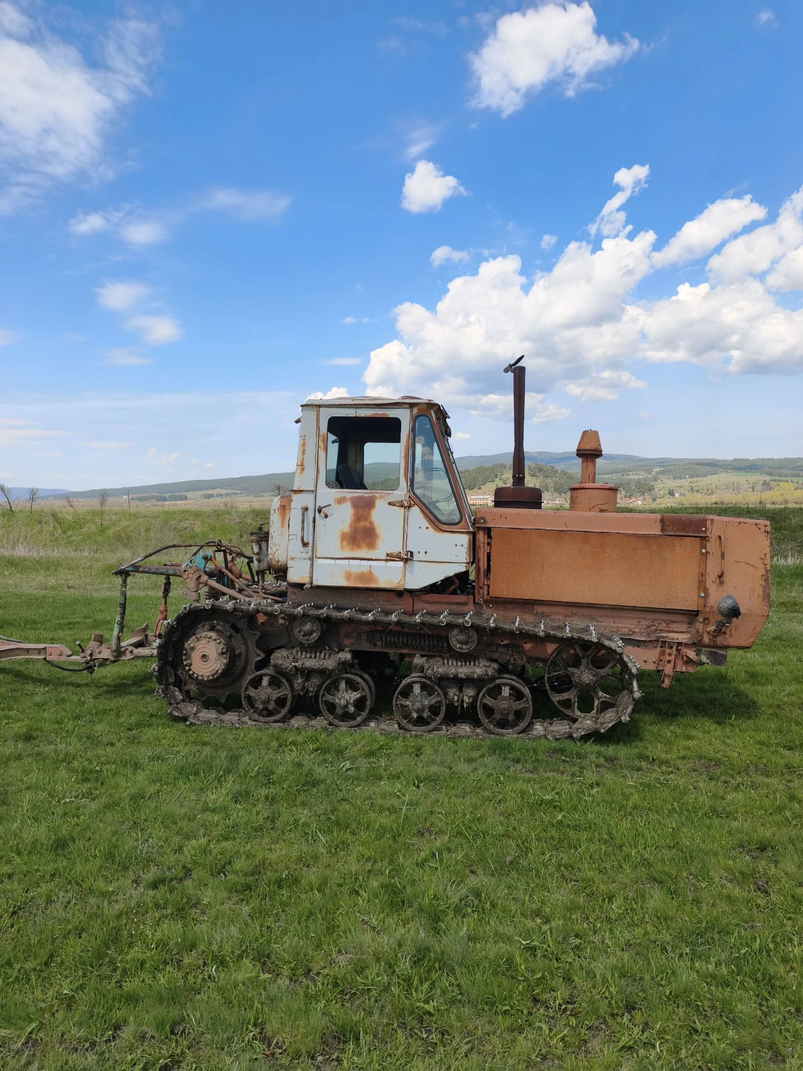 Трактор ХТЗ Т240