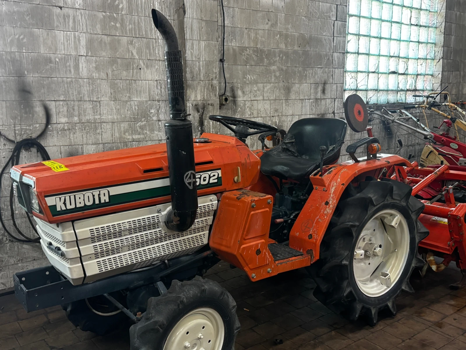 Трактор Kubota 1502, снимка 2 - Селскостопанска техника - 56218656
