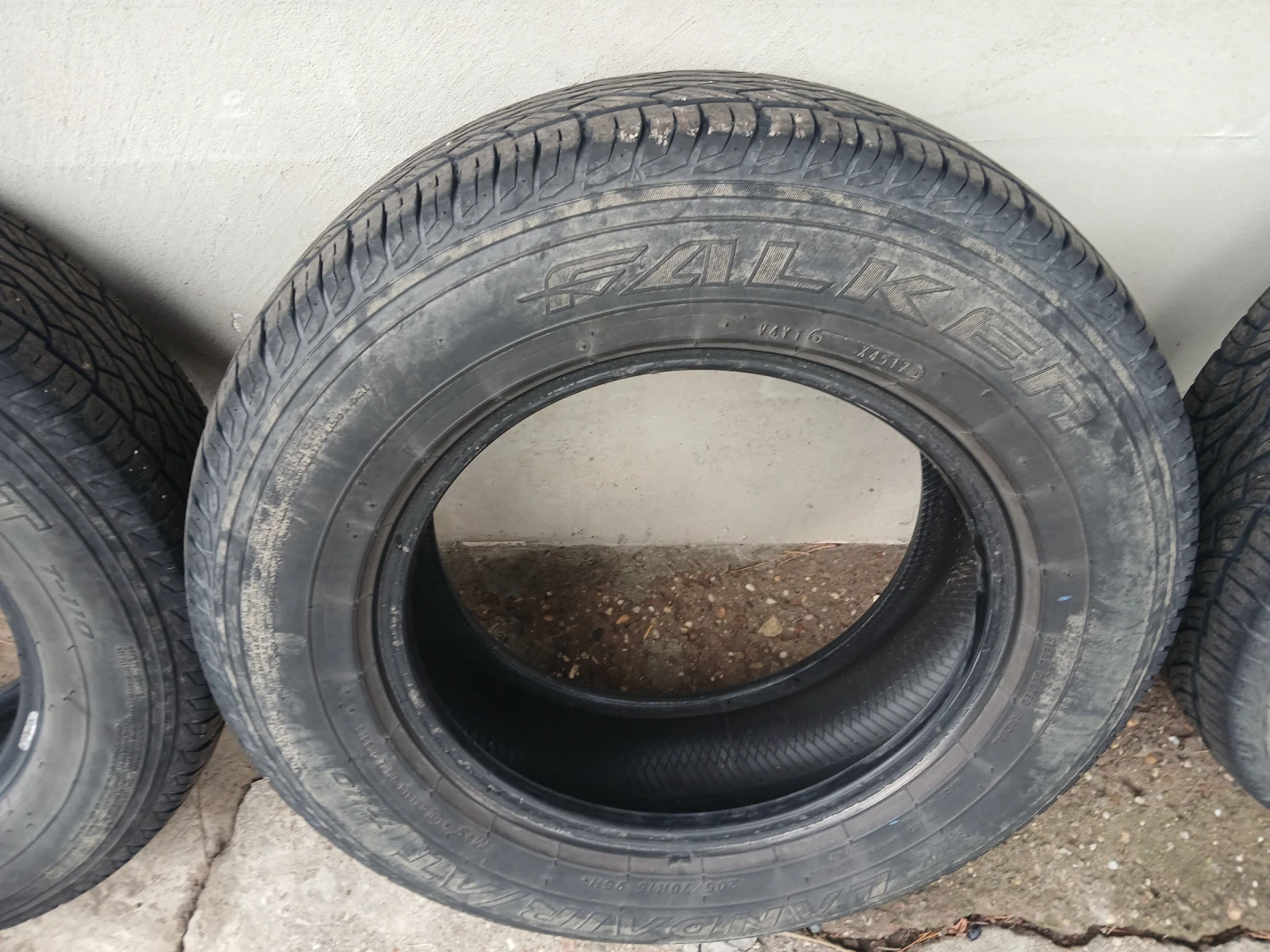 Гуми Всесезонни 205/70R15, снимка 5 - Гуми и джанти - 56234716