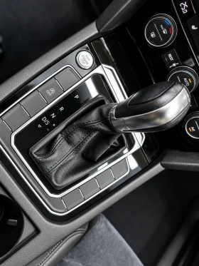VW Passat DIGITAL::HIGHLINE::DISTRONIK::ПОДГРЕВ::, снимка 10