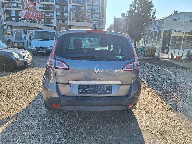 Renault Scenic 2.0 i, снимка 6 - Автомобили и джипове - 48437668