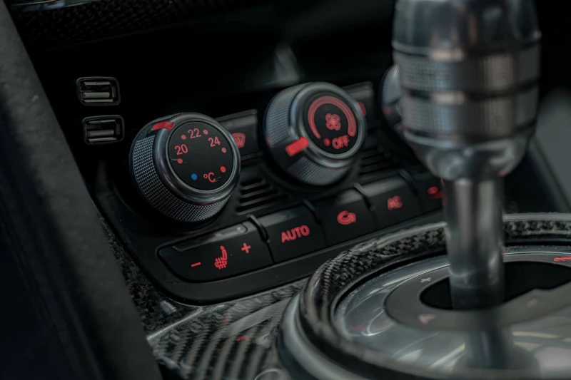 Audi R8 4.2FSI/Quattro/Exclusive/Подгрев/Android/B&O, снимка 14 - Автомобили и джипове - 50748198