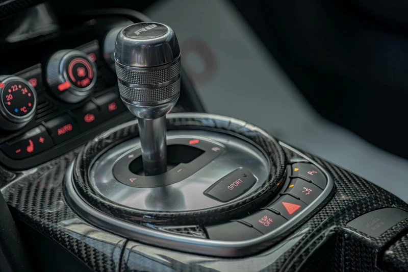 Audi R8 4.2FSI/Quattro/Exclusive/Подгрев/Android/B&O, снимка 12 - Автомобили и джипове - 50748198