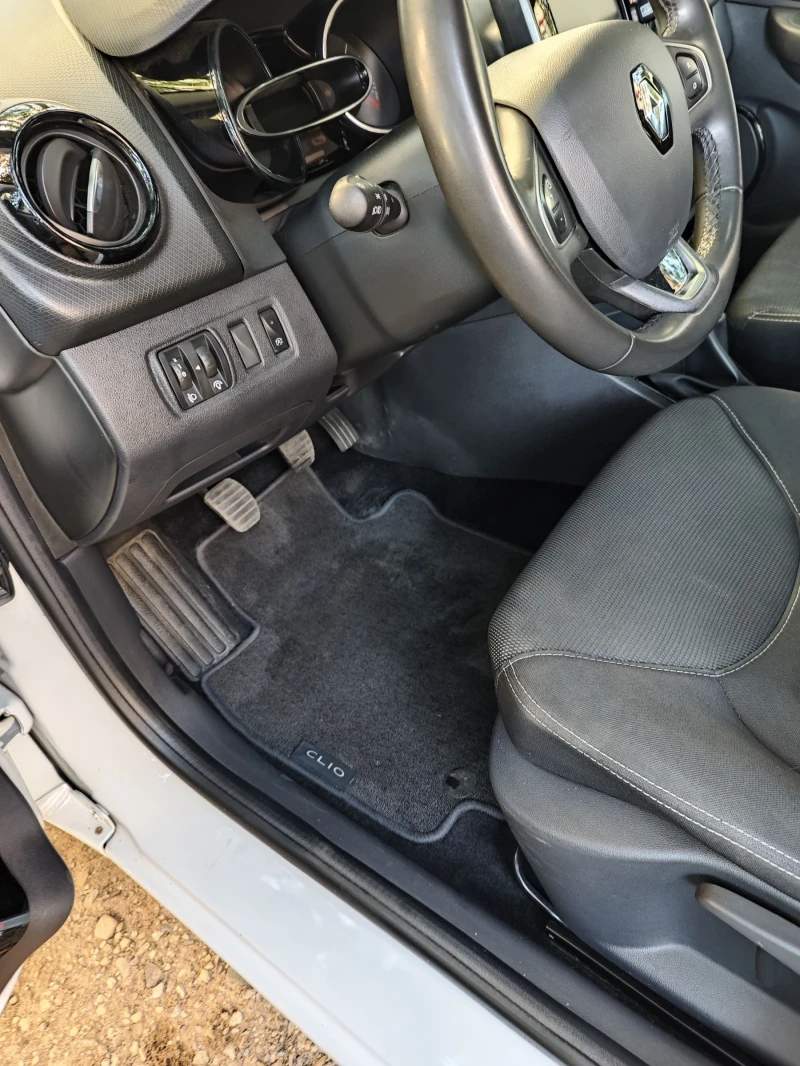 Renault Clio 1.5 dci ZEN Перфектна, снимка 11 - Автомобили и джипове - 51501774