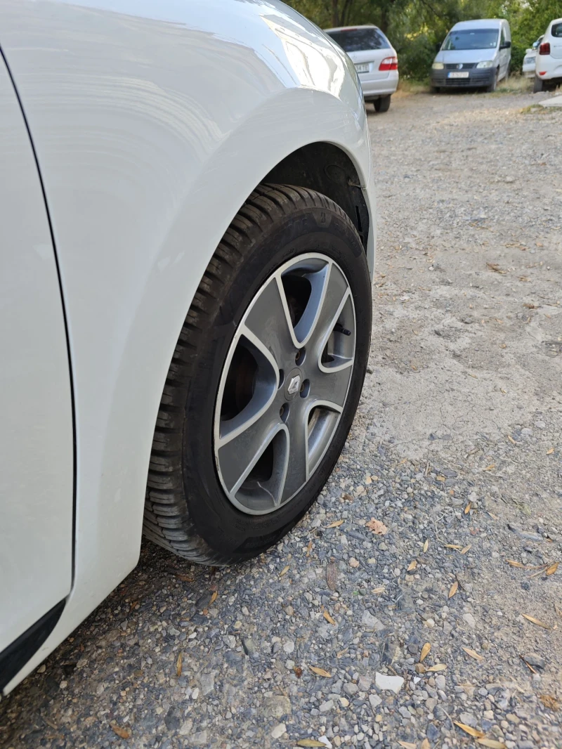 Renault Clio 1.5 dci ZEN Перфектна, снимка 7 - Автомобили и джипове - 51501774