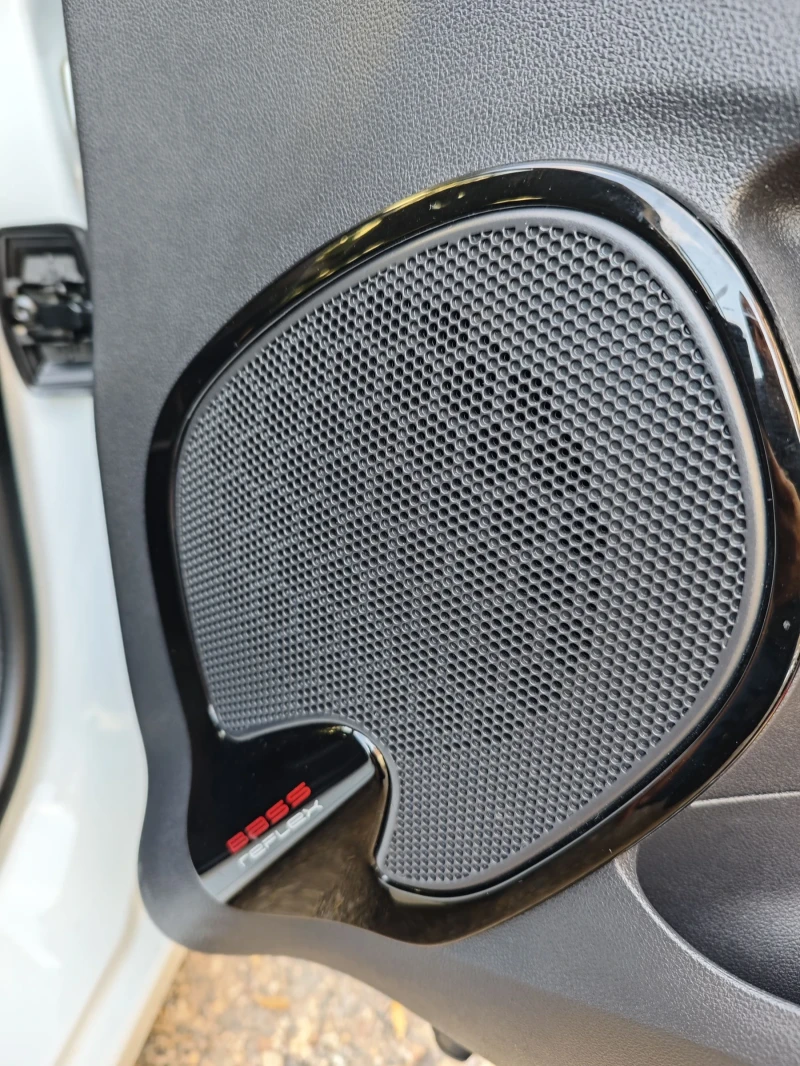 Renault Clio 1.5 dci ZEN Перфектна, снимка 13 - Автомобили и джипове - 51501774