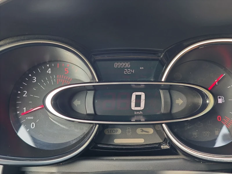 Renault Clio 1.5 dci ZEN Перфектна, снимка 14 - Автомобили и джипове - 51501774