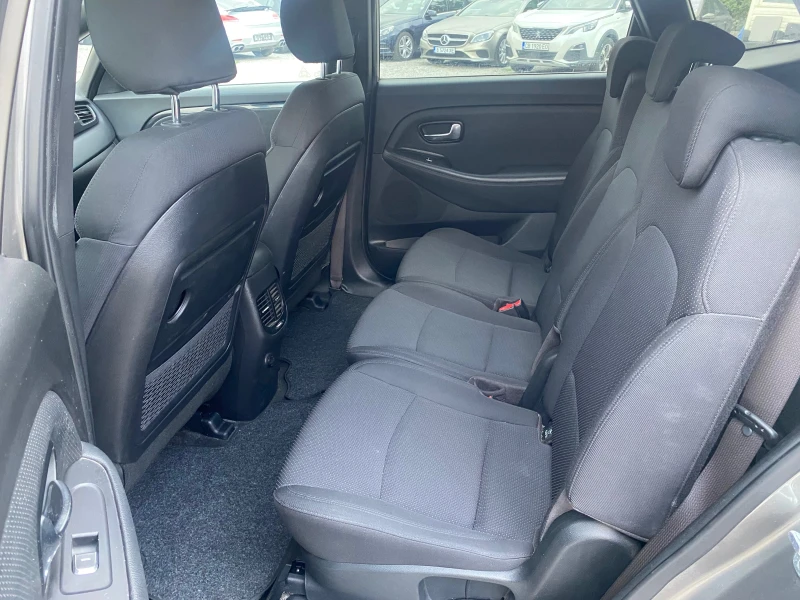 Kia Carens АВТОМАТИК-ЛИЗИНГ, снимка 10 - Автомобили и джипове - 51579642