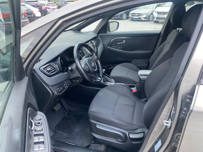 Kia Carens АВТОМАТИК-ЛИЗИНГ, снимка 11 - Автомобили и джипове - 51579642