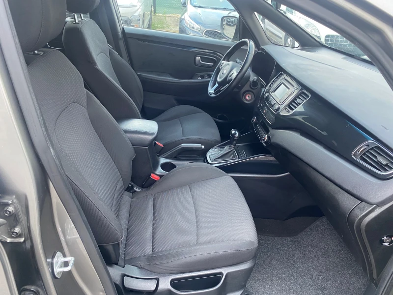 Kia Carens АВТОМАТИК-ЛИЗИНГ, снимка 13 - Автомобили и джипове - 51579642