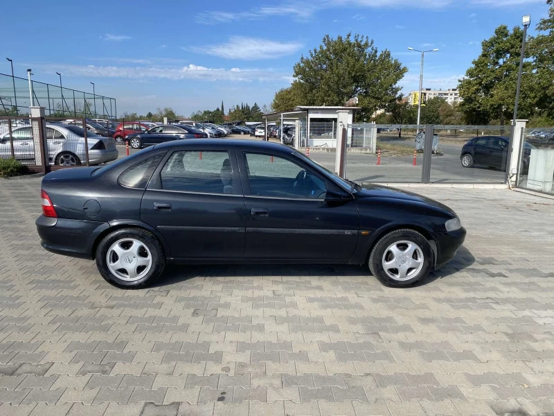 Opel Vectra КАТО НОВА, снимка 2 - Автомобили и джипове - 51853557