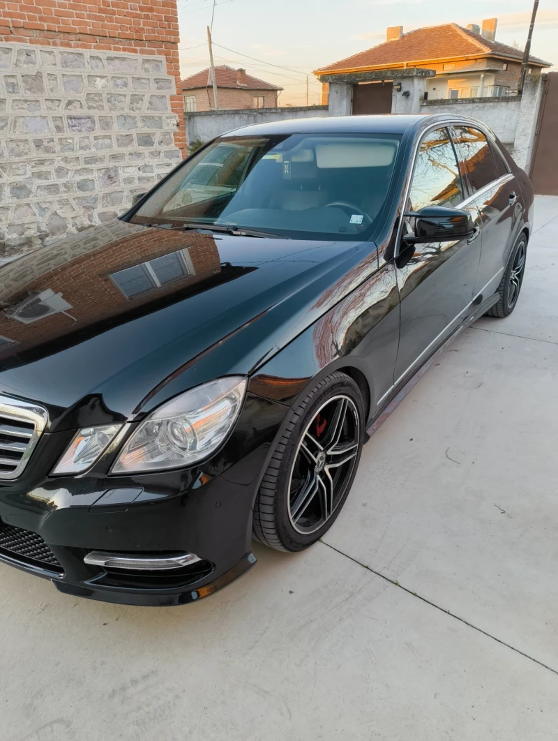 Mercedes-Benz E 200, снимка 3 - Автомобили и джипове - 52830281