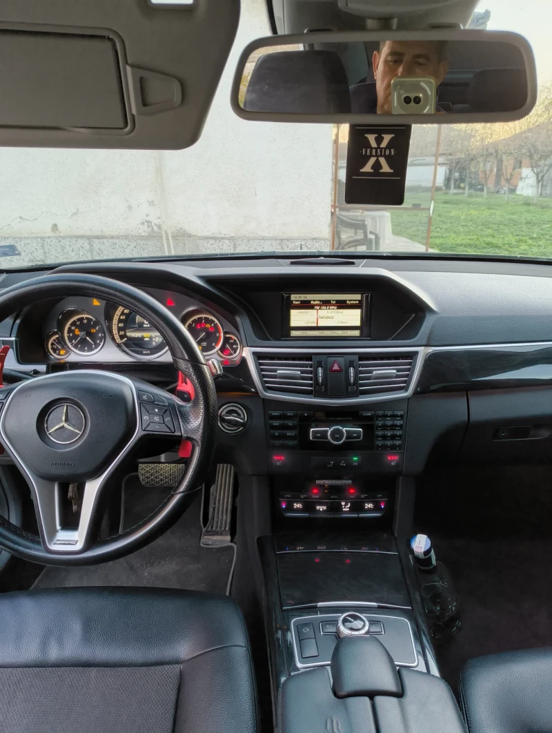 Mercedes-Benz E 200, снимка 13 - Автомобили и джипове - 52830281