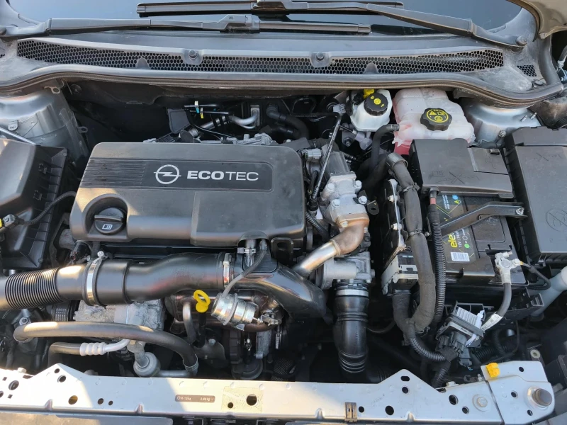 Opel Astra 1.7 CDTI, снимка 14 - Автомобили и джипове - 53274834