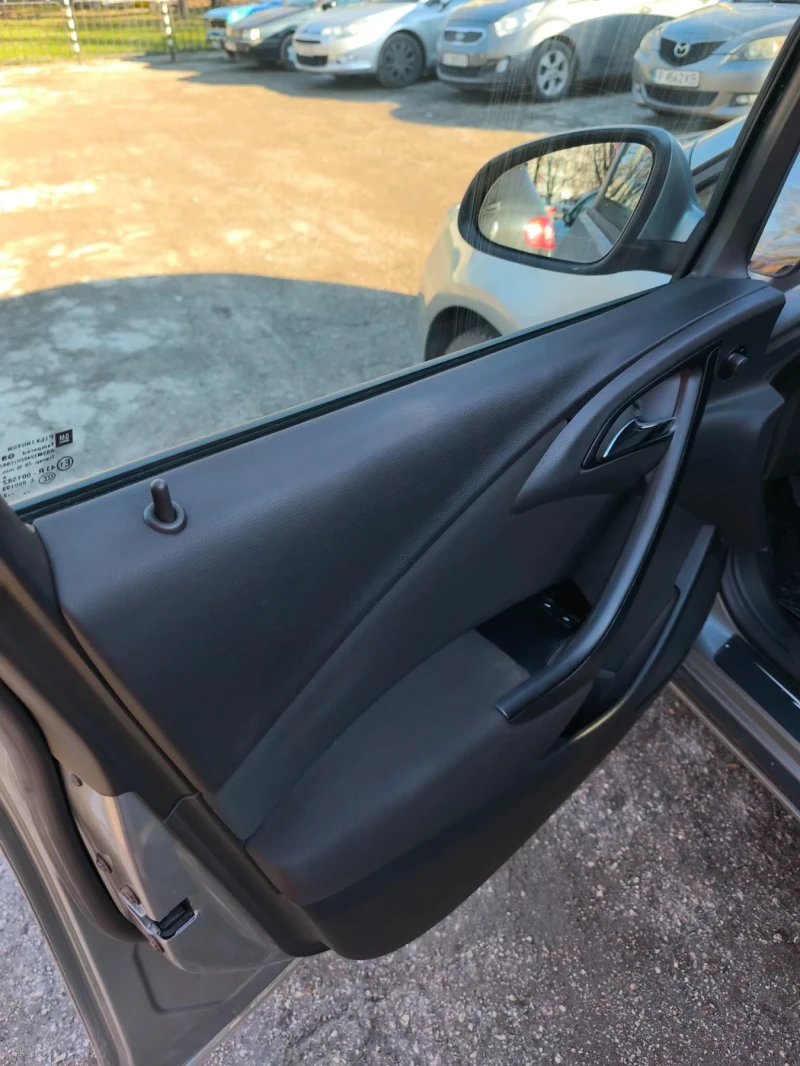 Opel Astra 1.7 CDTI, снимка 9 - Автомобили и джипове - 53274834