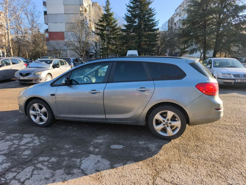 Opel Astra 1.7 CDTI, снимка 4 - Автомобили и джипове - 53274834
