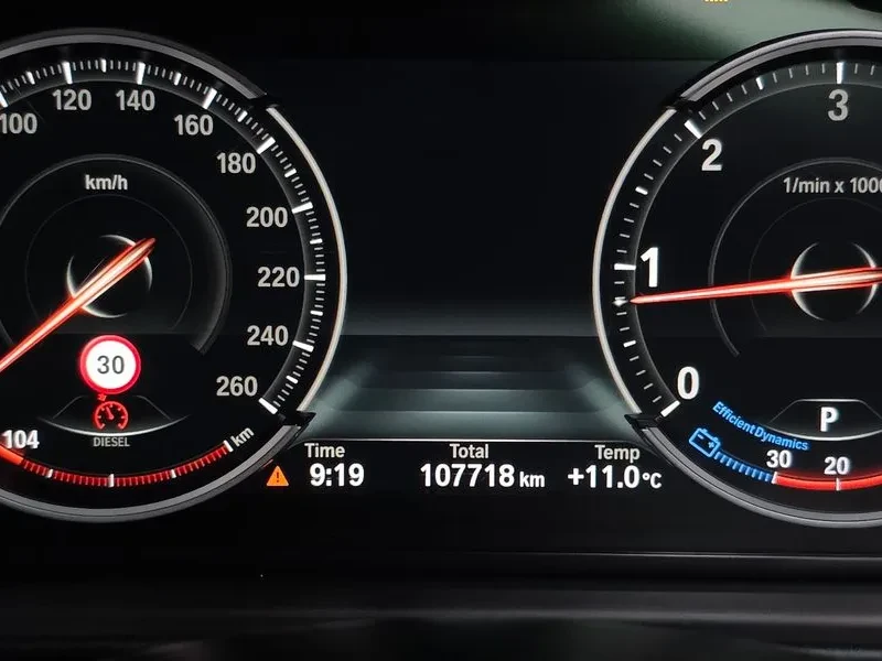 BMW 520 5 Series (F10) 520D, снимка 8 - Автомобили и джипове - 54959262