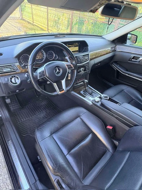 Mercedes-Benz E 220 СД, снимка 5 - Автомобили и джипове - 56373527