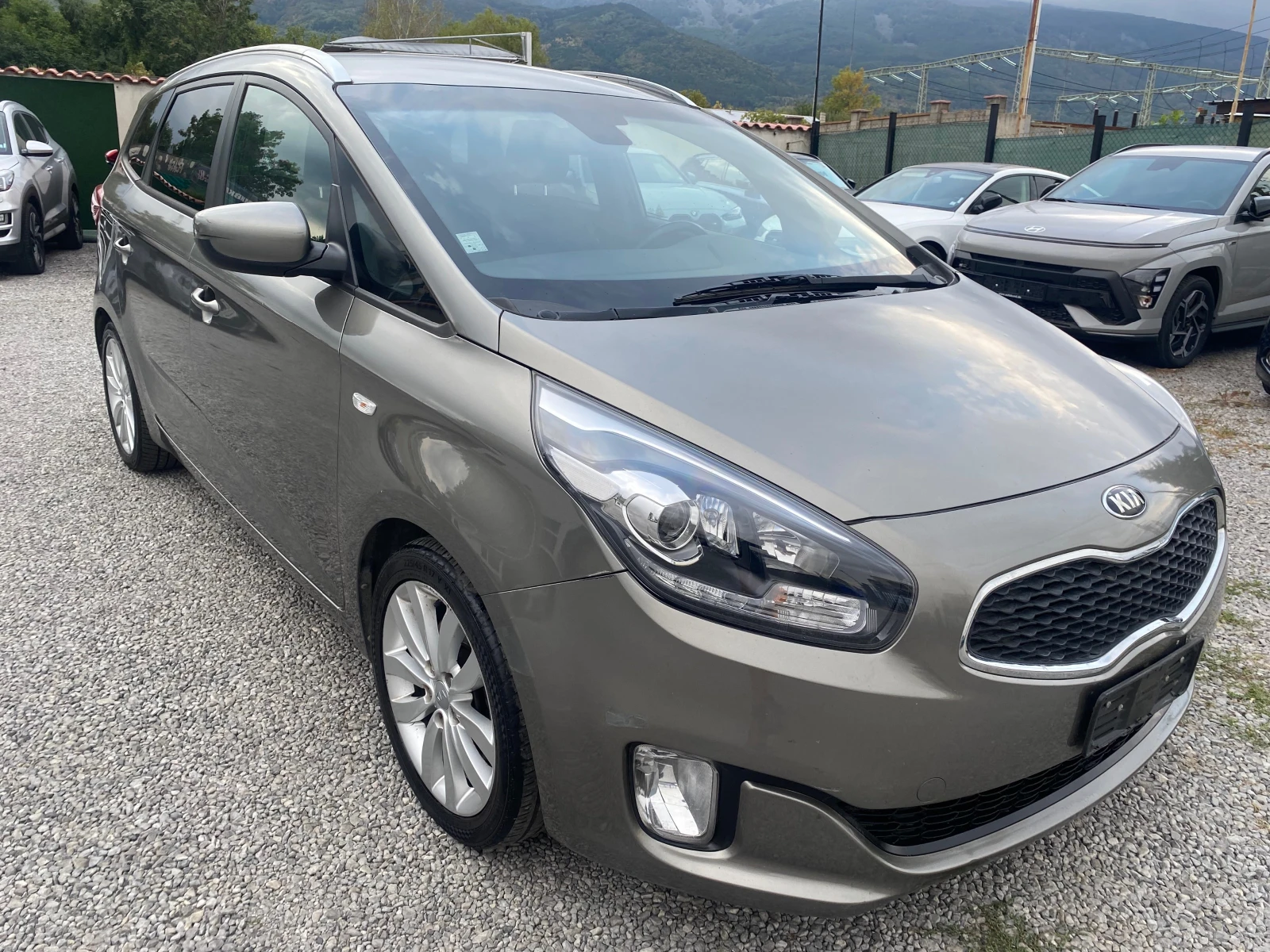 Kia Carens АВТОМАТИК-ЛИЗИНГ, снимка 1