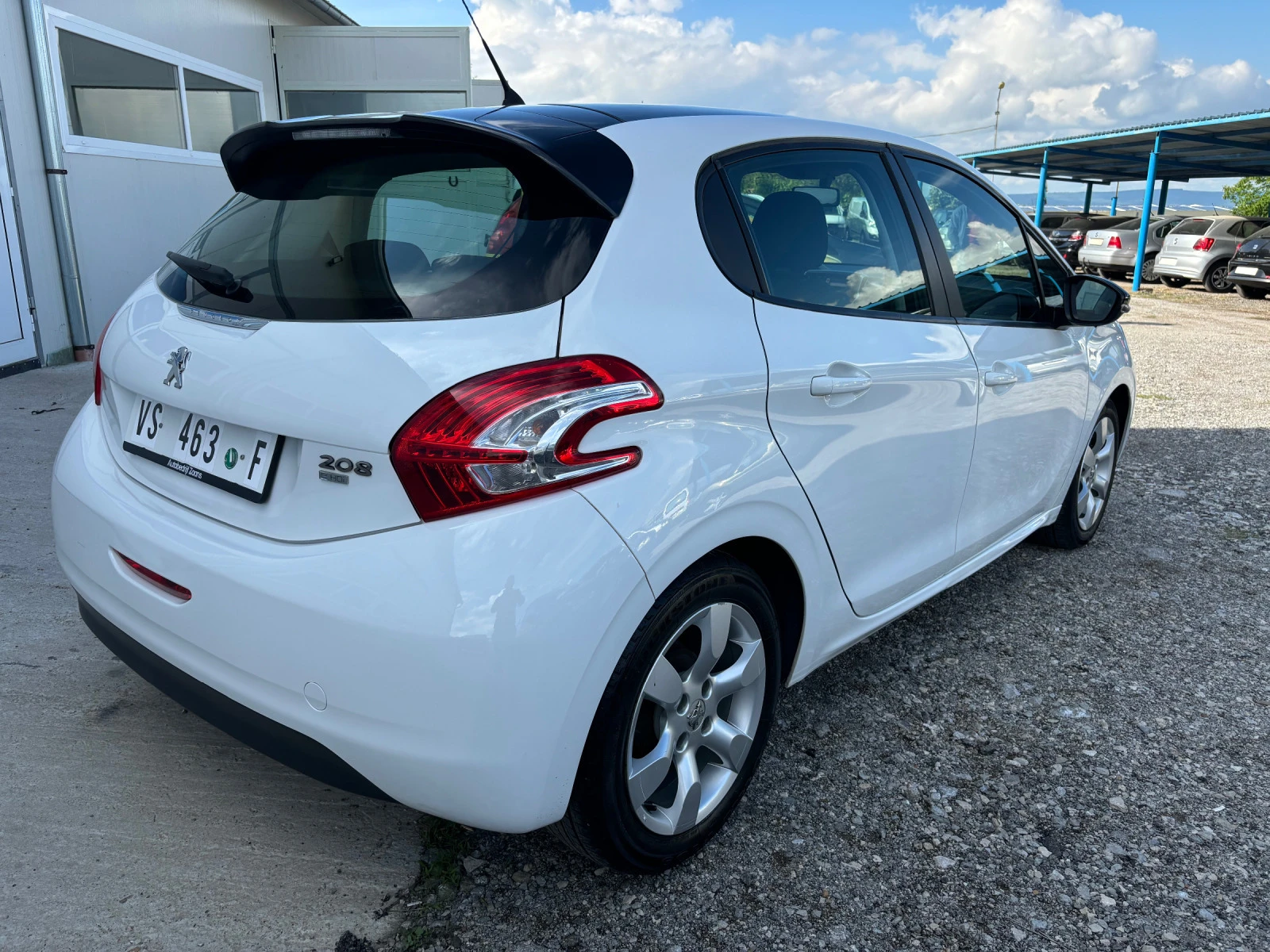 Peugeot 208 1.4 Автомат - изображение 5