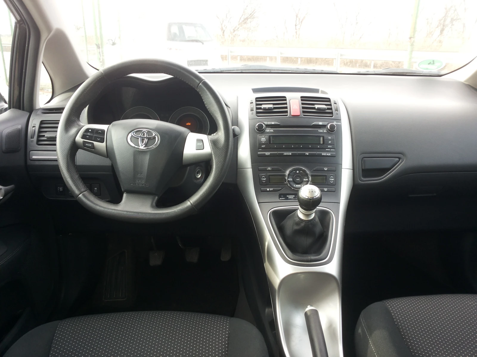 Toyota Auris 1.33 VVTI - изображение 8