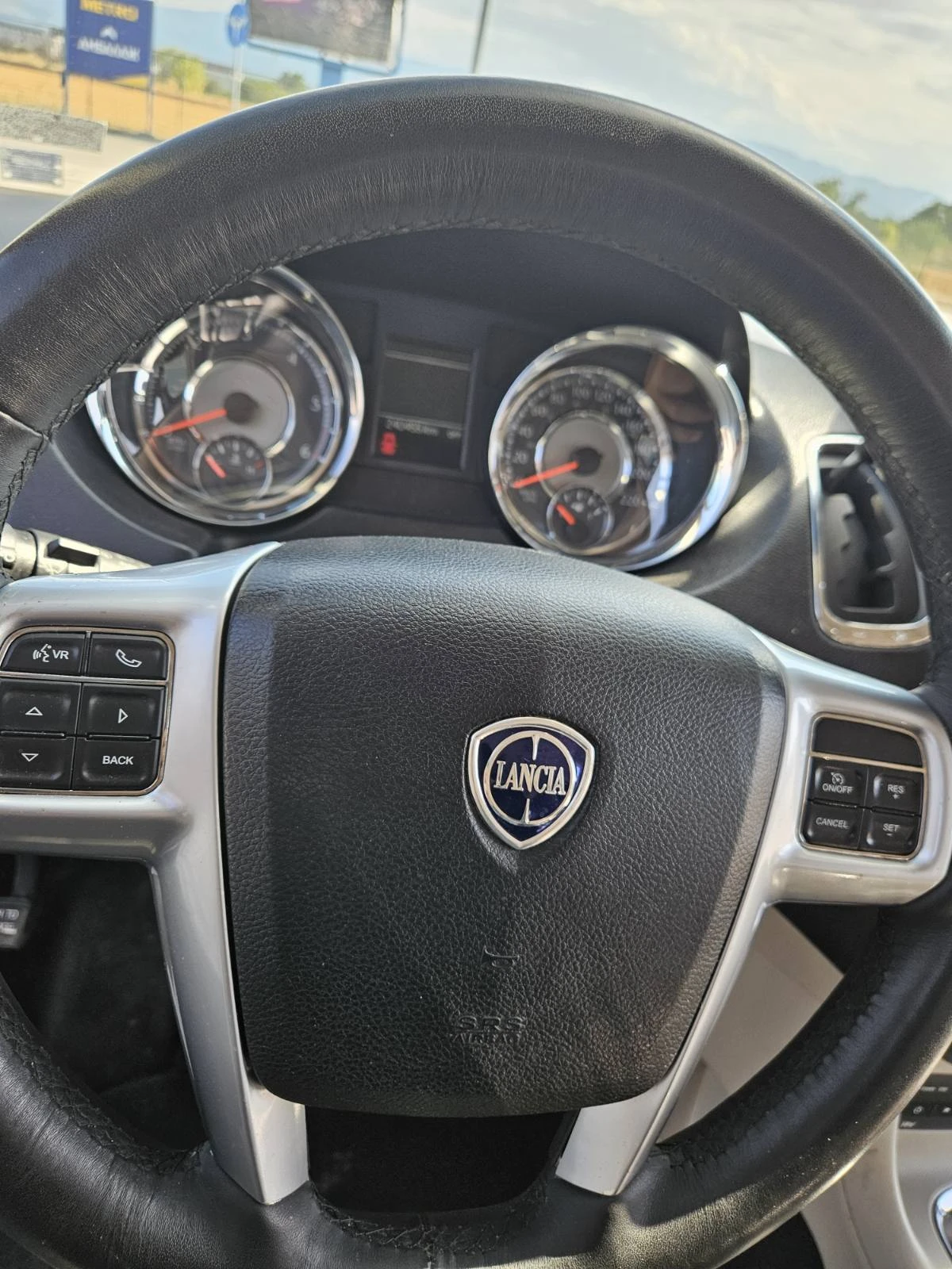 Lancia Voyager мини ван - изображение 10