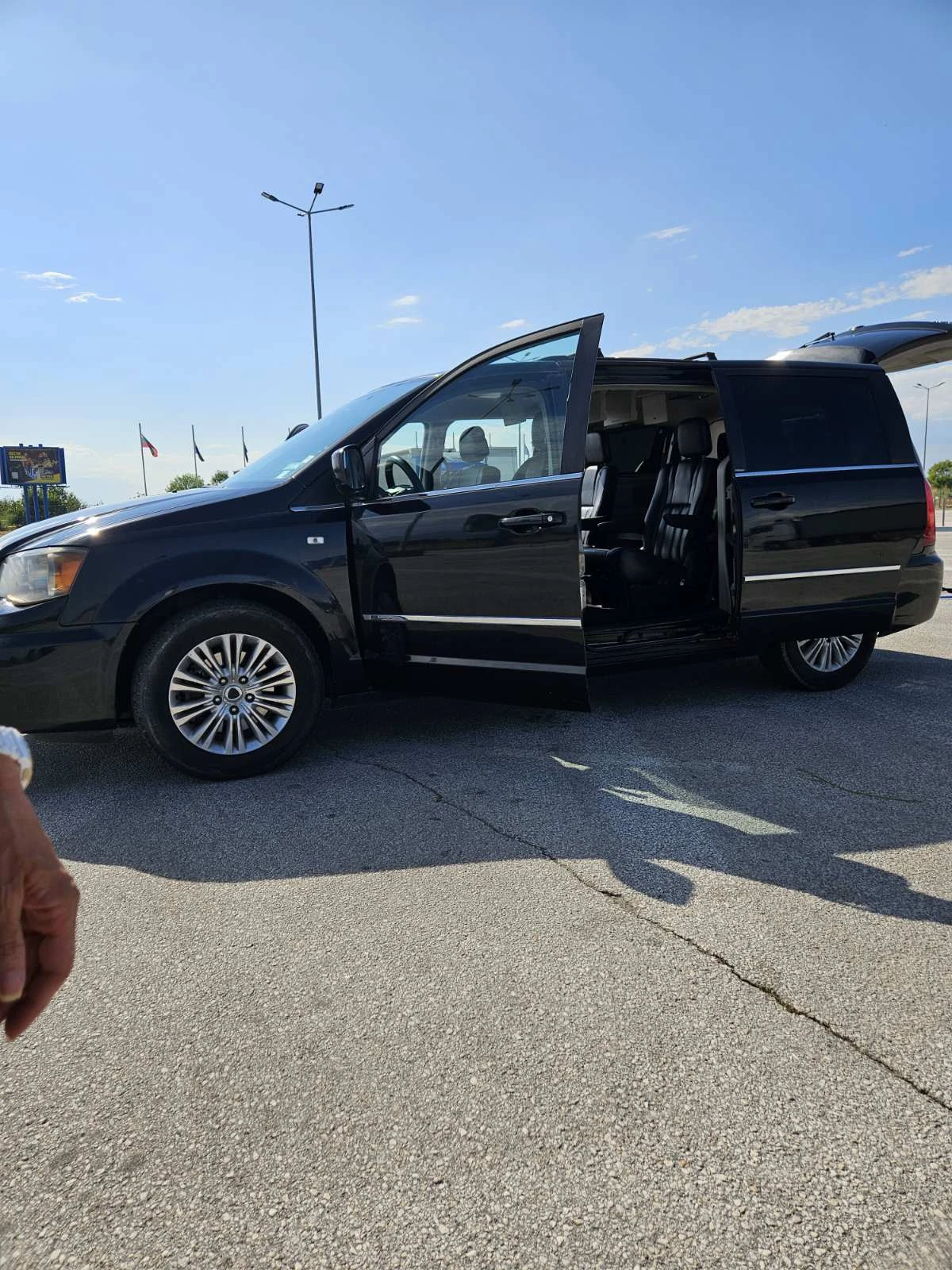 Lancia Voyager мини ван - изображение 6