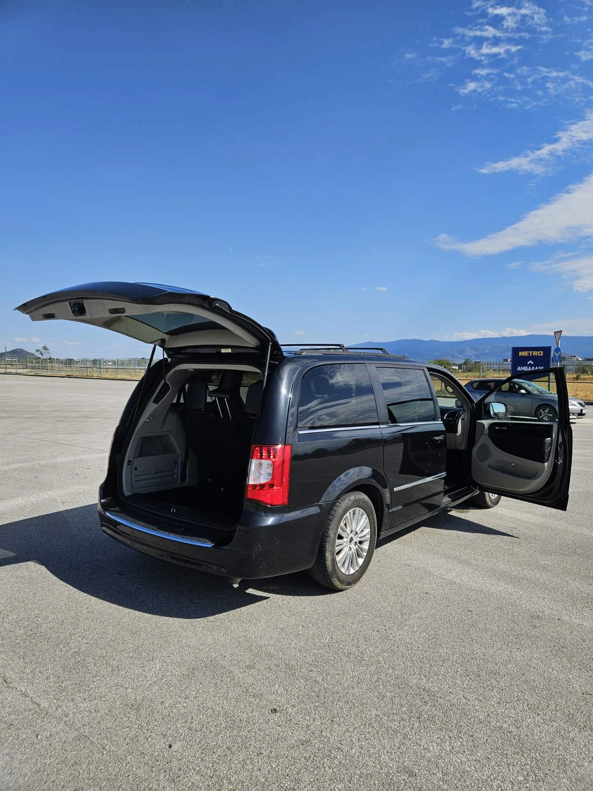 Lancia Voyager мини ван - изображение 5