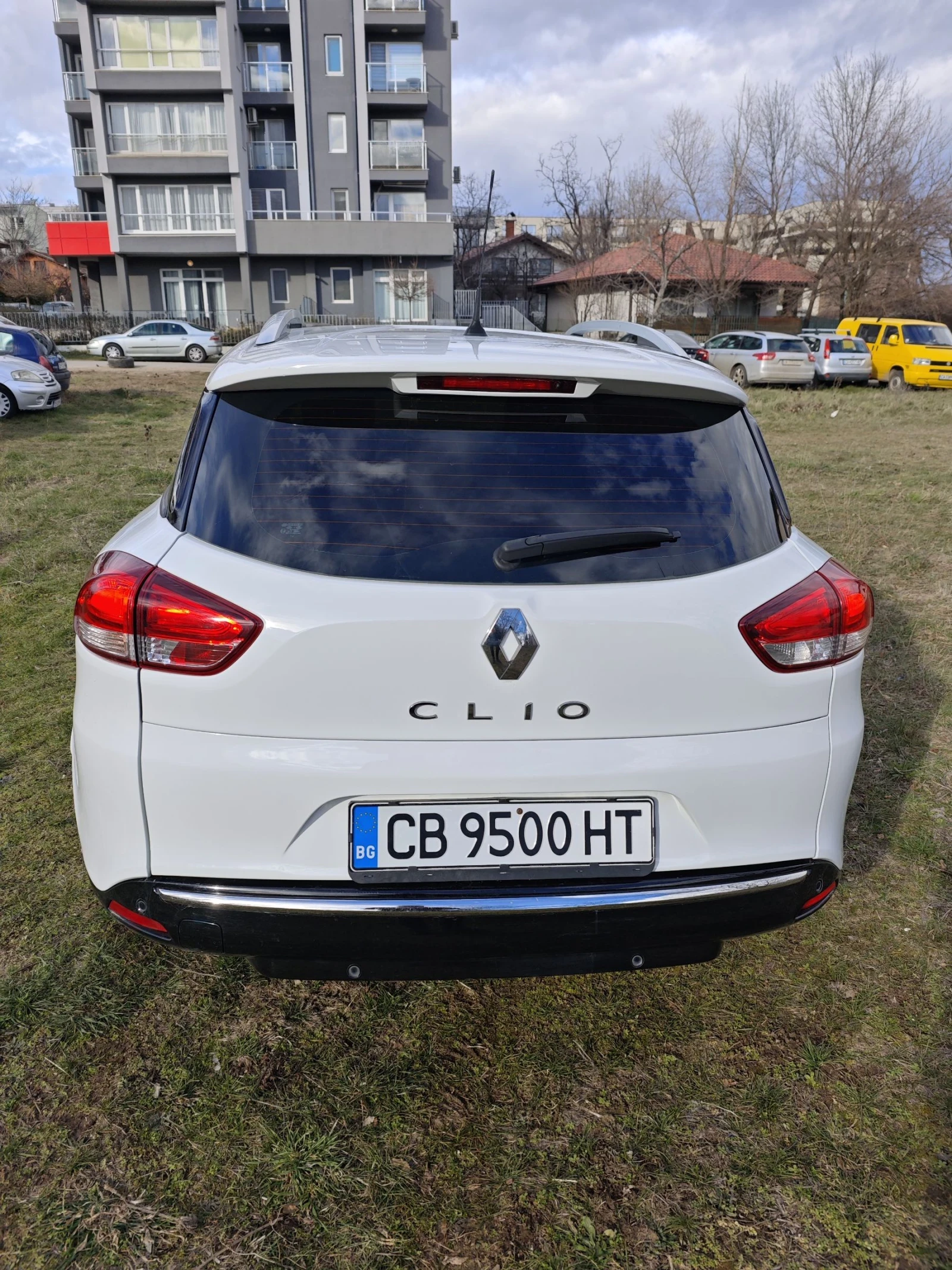 Renault Clio 1.5 dci ZEN Перфектна, снимка 16 - Автомобили и джипове - 51501774
