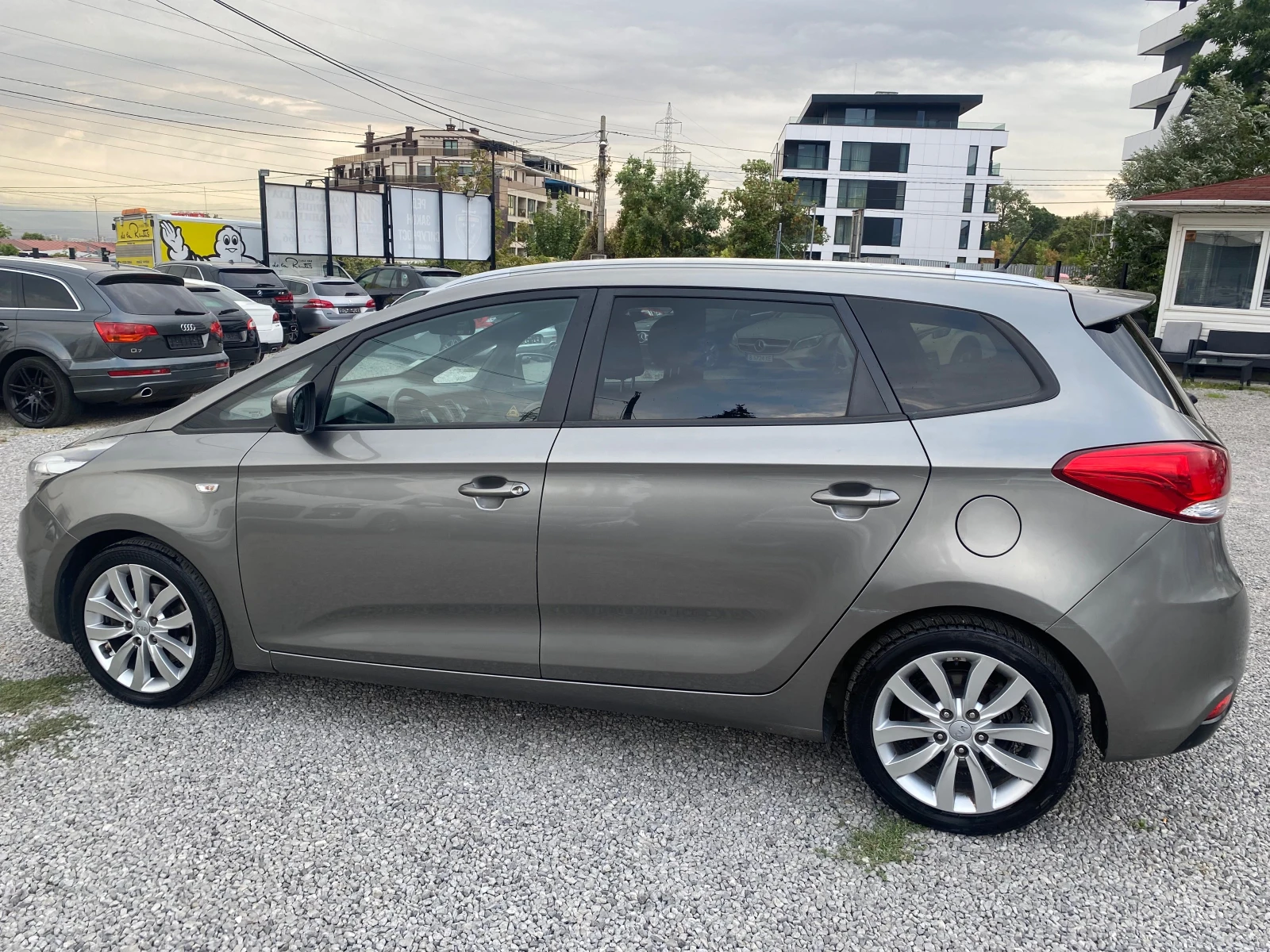 Kia Carens АВТОМАТИК - изображение 8