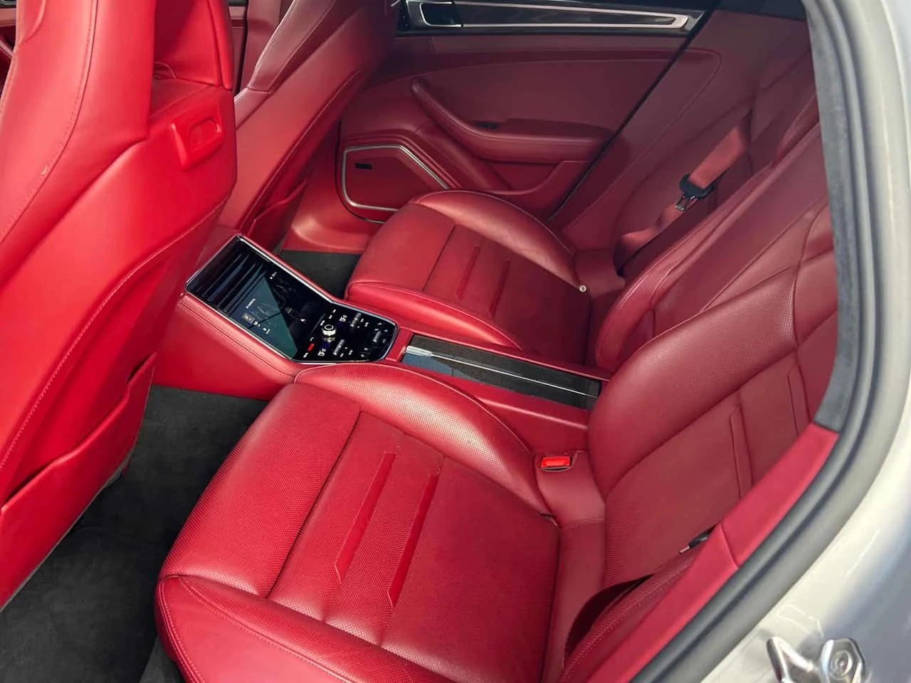 Porsche Panamera 4S  CARFAX, снимка 12 - Автомобили и джипове - 53824720