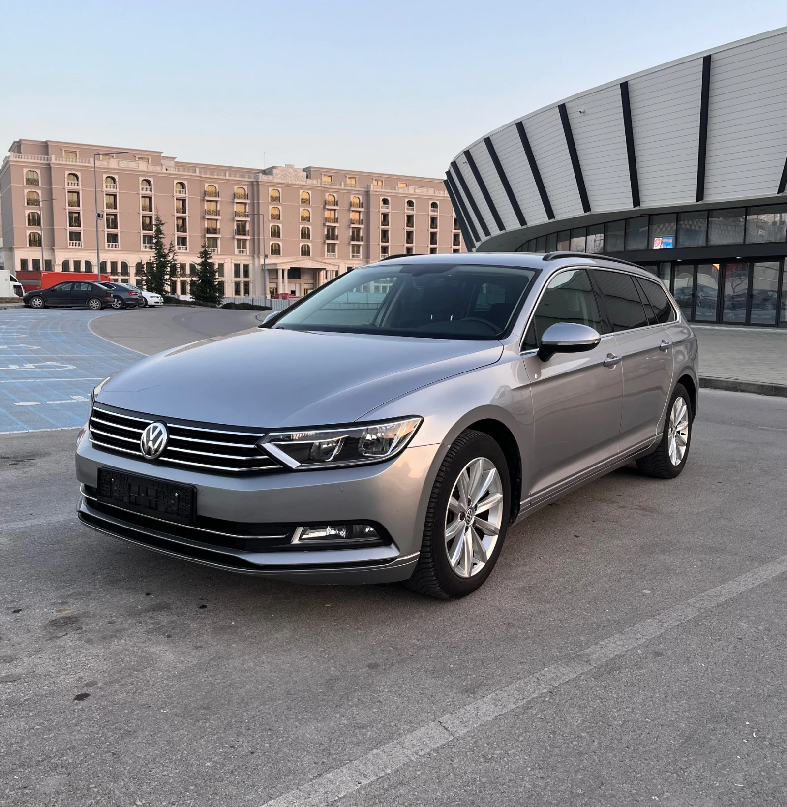 VW Passat 2.0 TDI / 150 к.с. / 2018 / KEYLESS GO, снимка 3 - Автомобили и джипове - 53851863