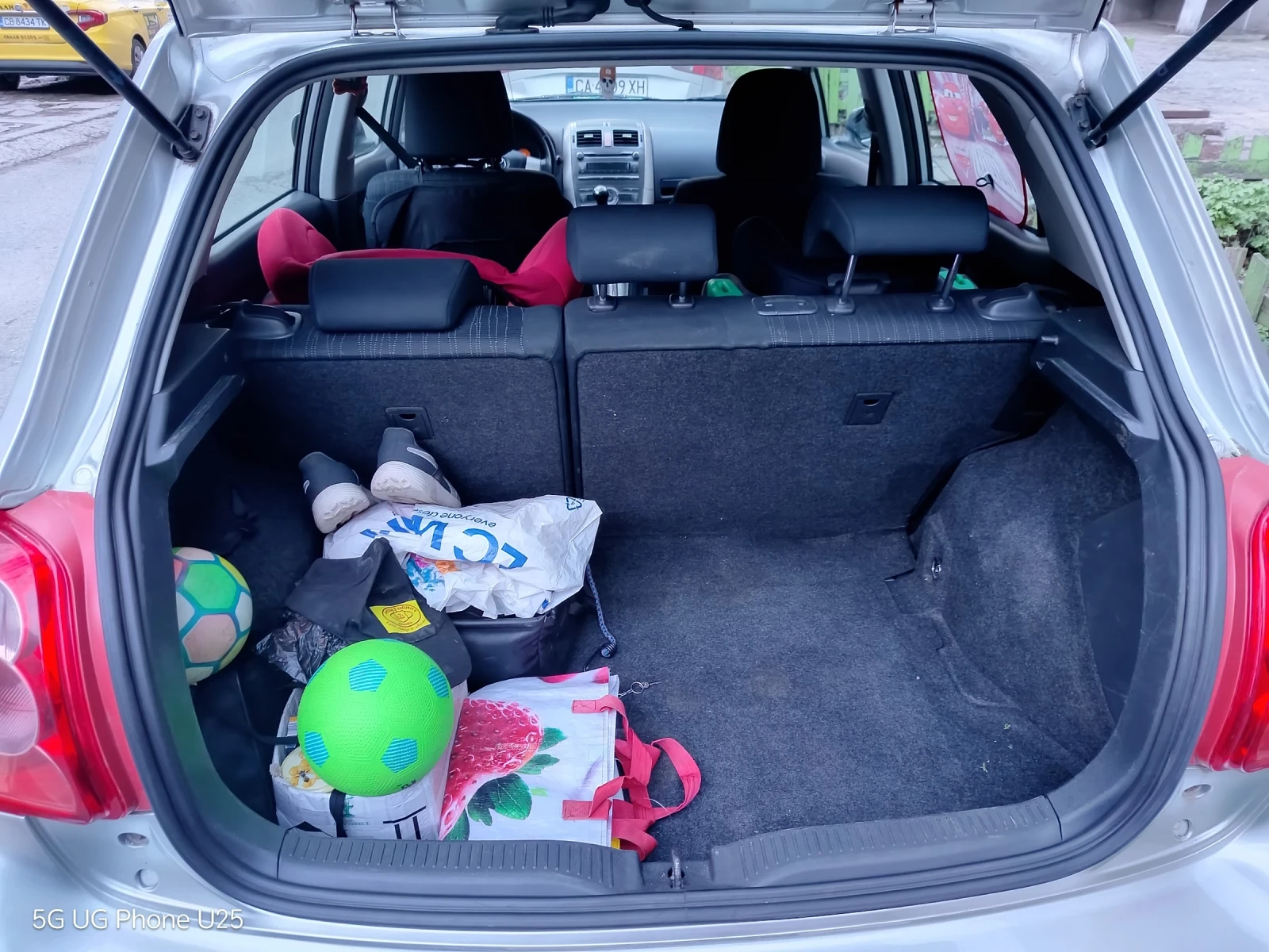 Toyota Auris 1.4 D4D, снимка 11 - Автомобили и джипове - 54085927