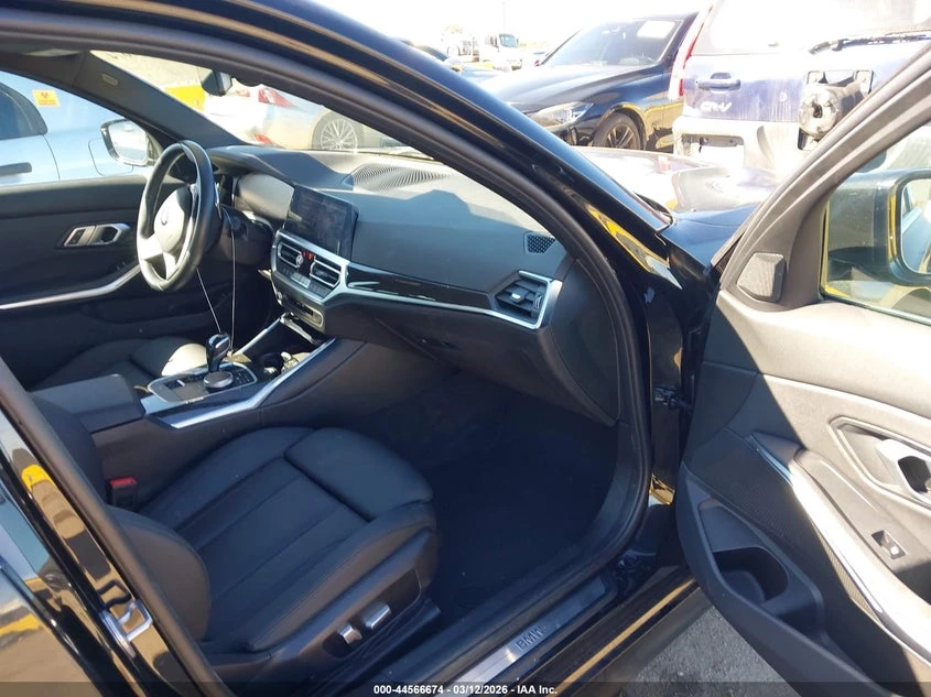 BMW 330 2.0l I, снимка 5 - Автомобили и джипове - 54094437