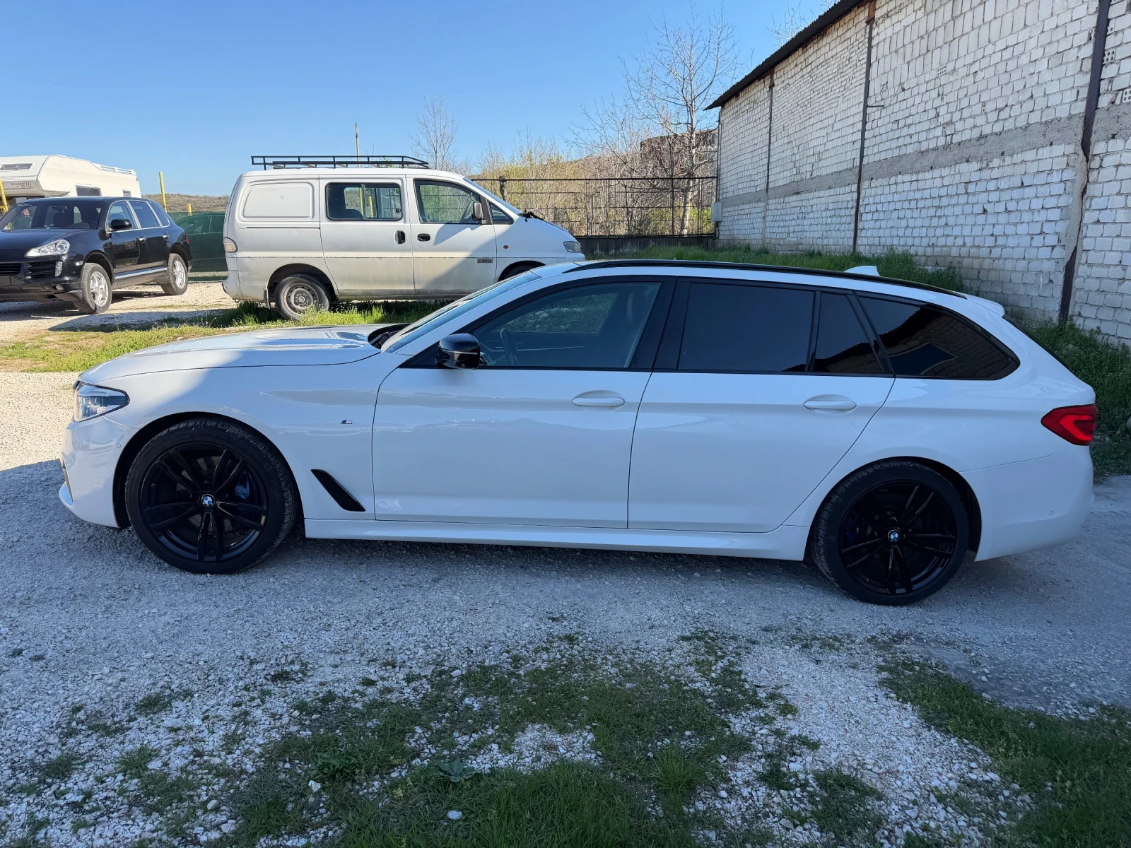 BMW 530 M paper HEAD UP/DISTRONIK/360KAMERI/PANORAMA, снимка 4 - Автомобили и джипове - 54138581