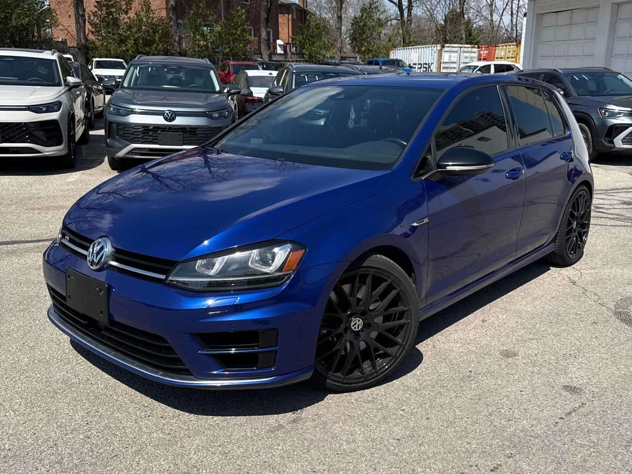 VW Golf /DISTRONIC/FENDER/КЛИП НА МОТОРА/ГУМИ С ДЖАНТИ 