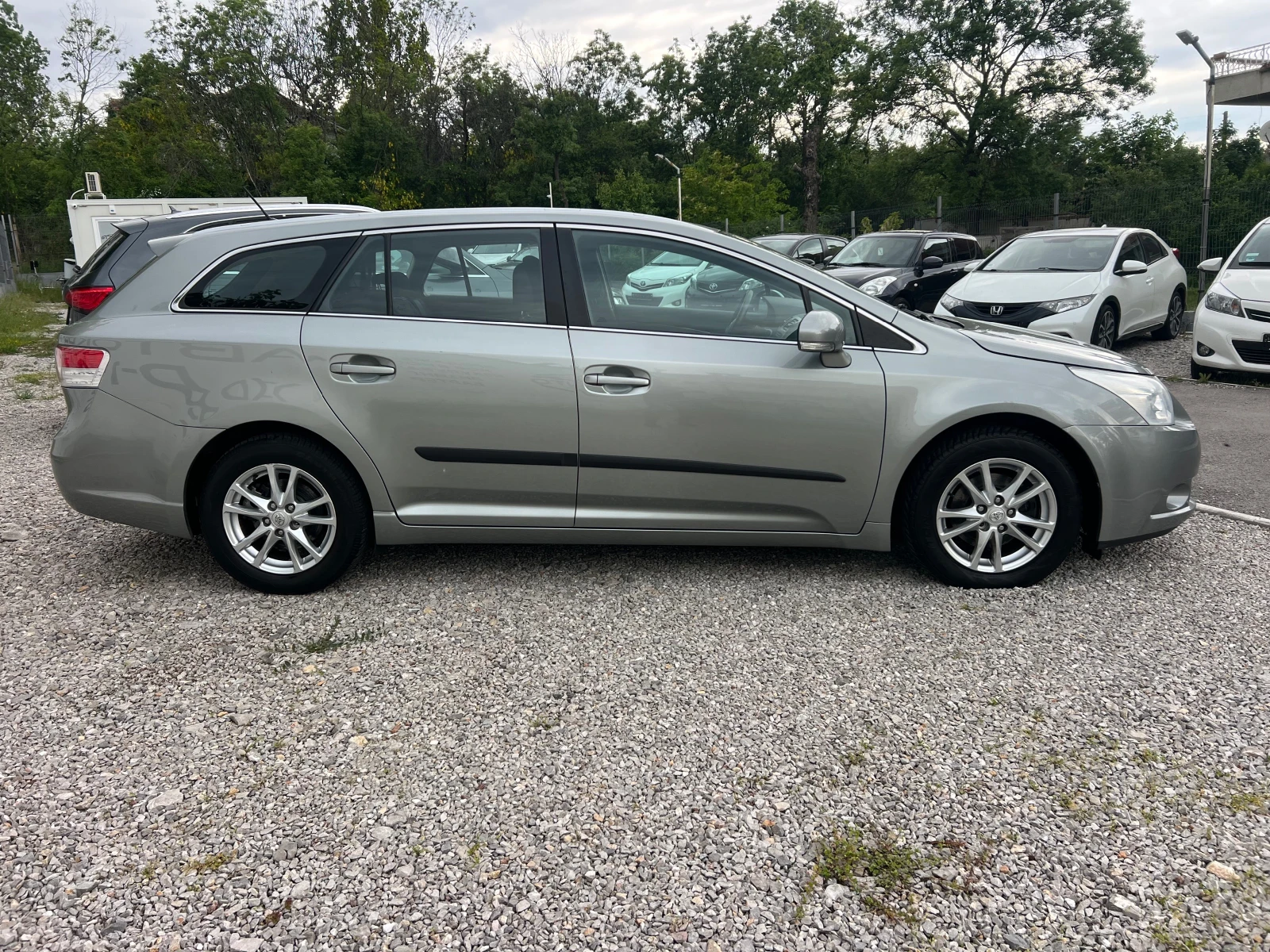 Toyota Avensis 1.8-NAVI FULL, снимка 7 - Автомобили и джипове - 54609537