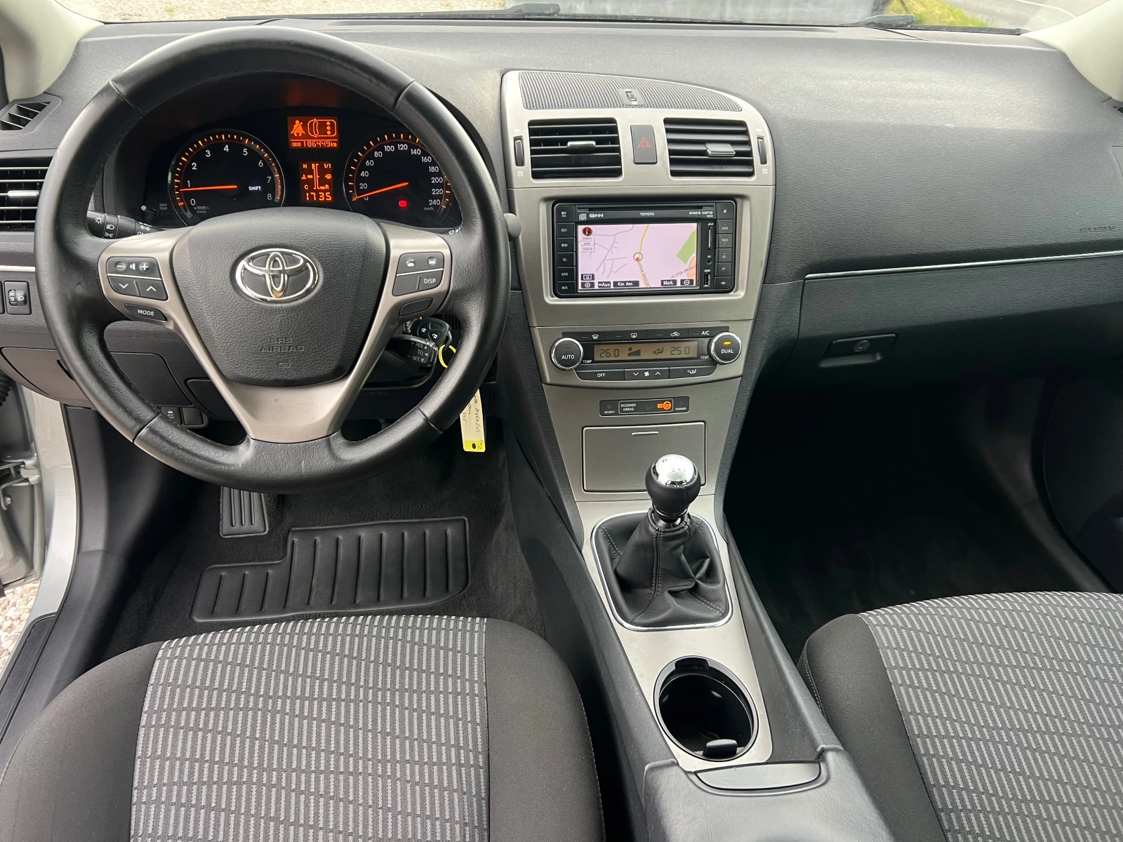 Toyota Avensis 1.8-NAVI FULL, снимка 9 - Автомобили и джипове - 54609537