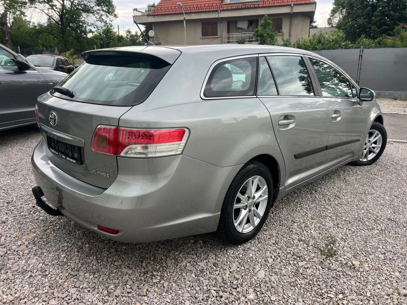 Toyota Avensis 1.8-NAVI FULL, снимка 4 - Автомобили и джипове - 54609537