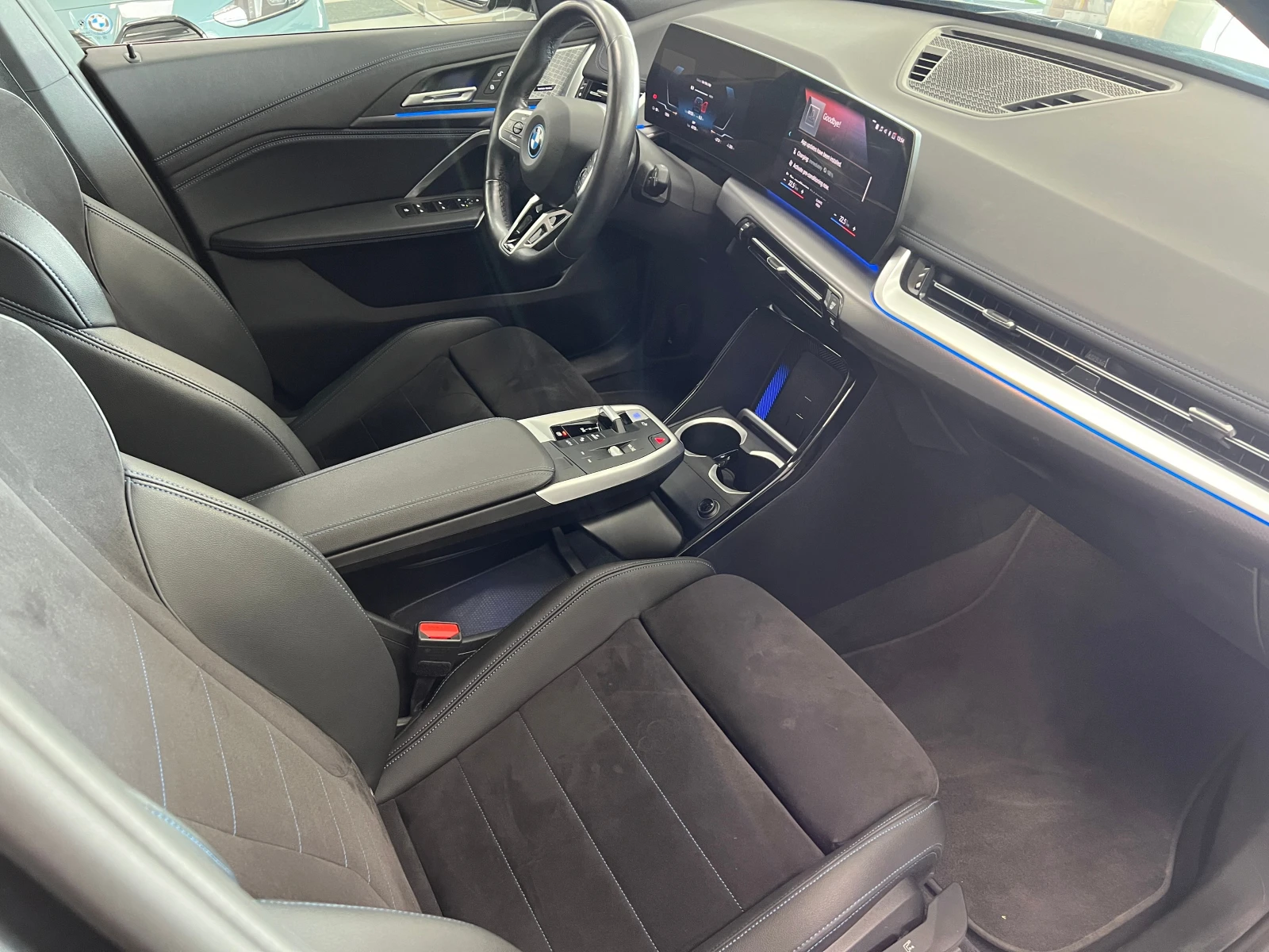 BMW iX1 xDrive30, снимка 13 - Автомобили и джипове - 55540913