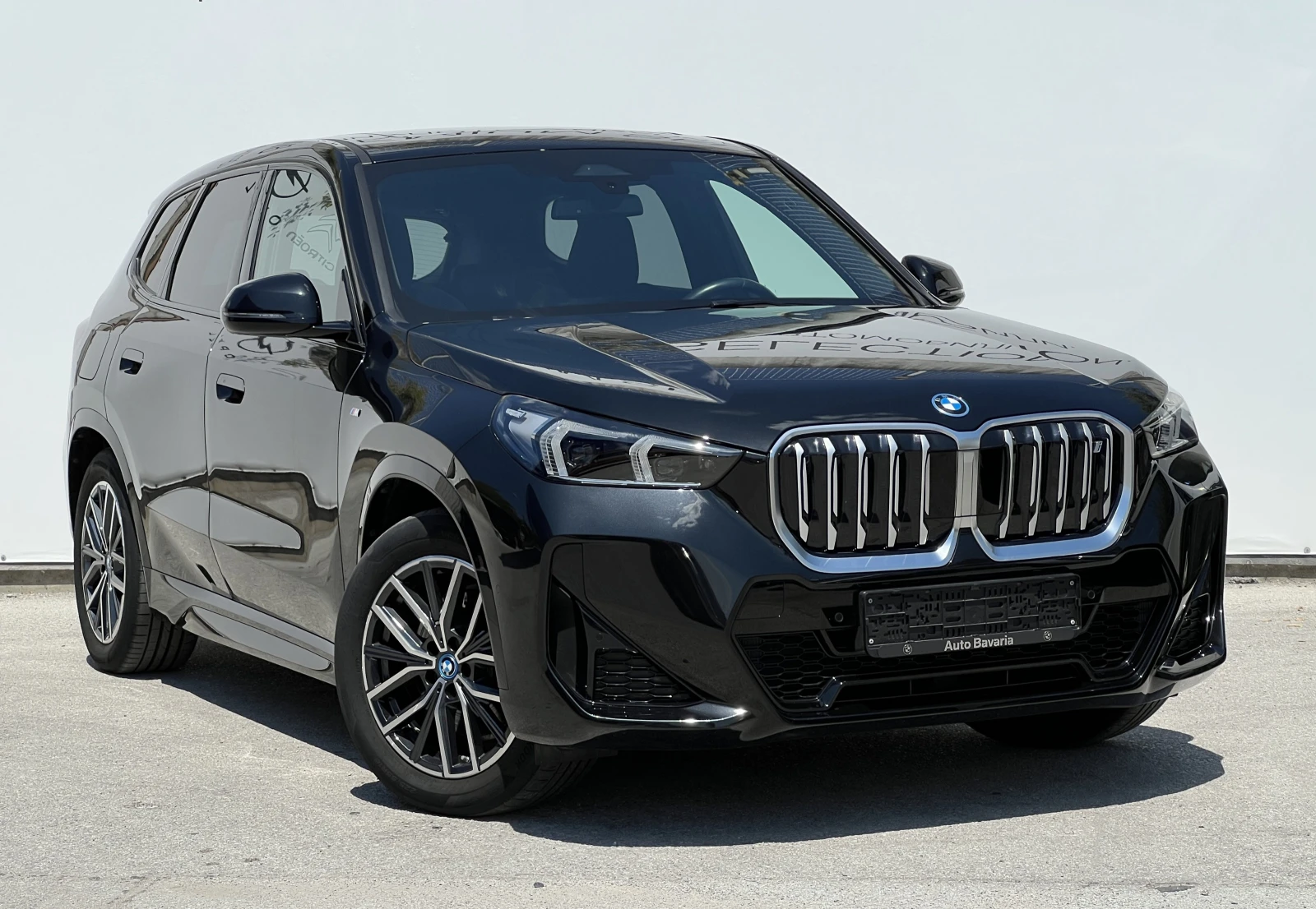 BMW iX1 xDrive30, снимка 3 - Автомобили и джипове - 55540913