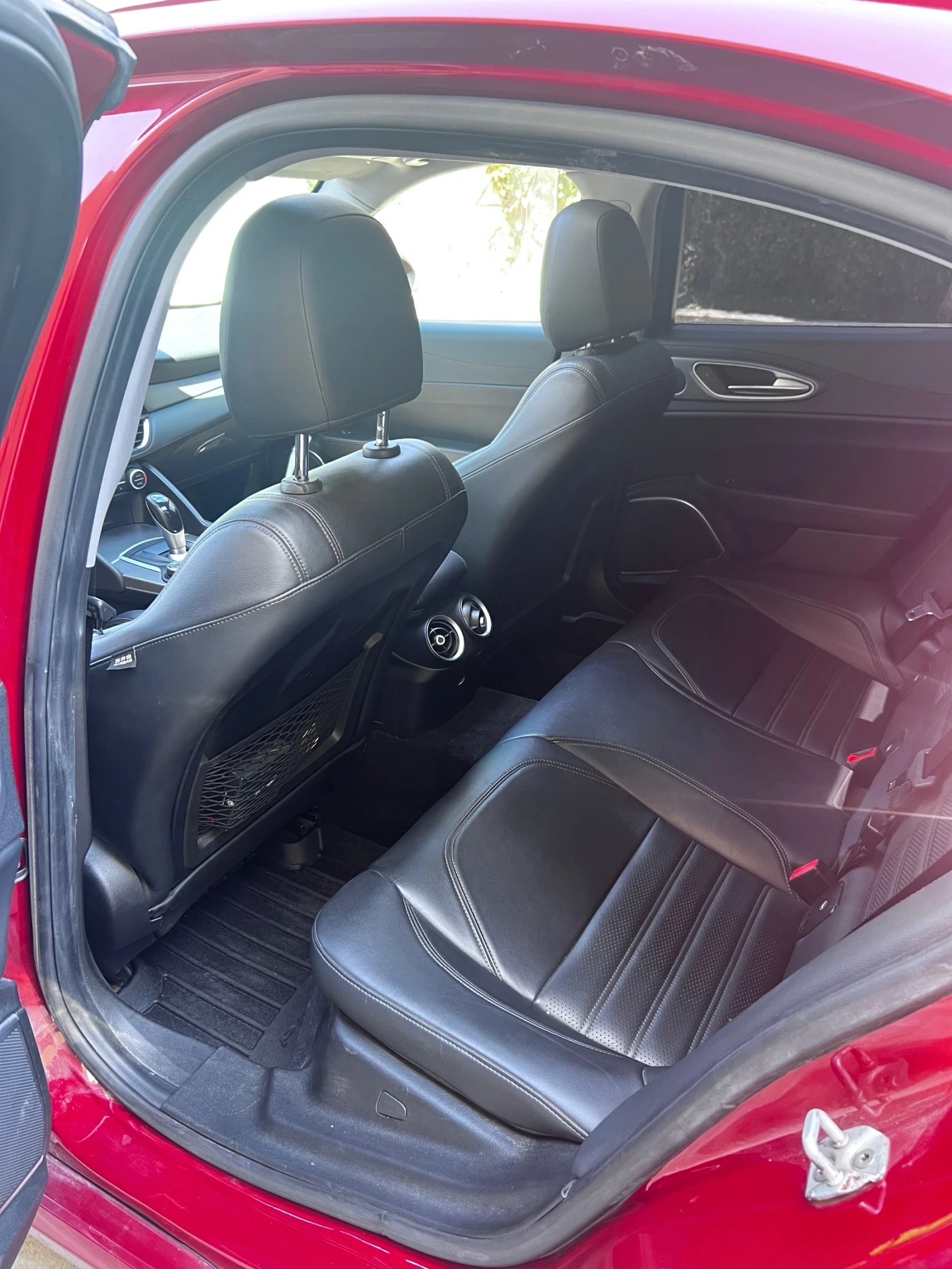 Alfa Romeo Giulia, снимка 12 - Автомобили и джипове - 55626448
