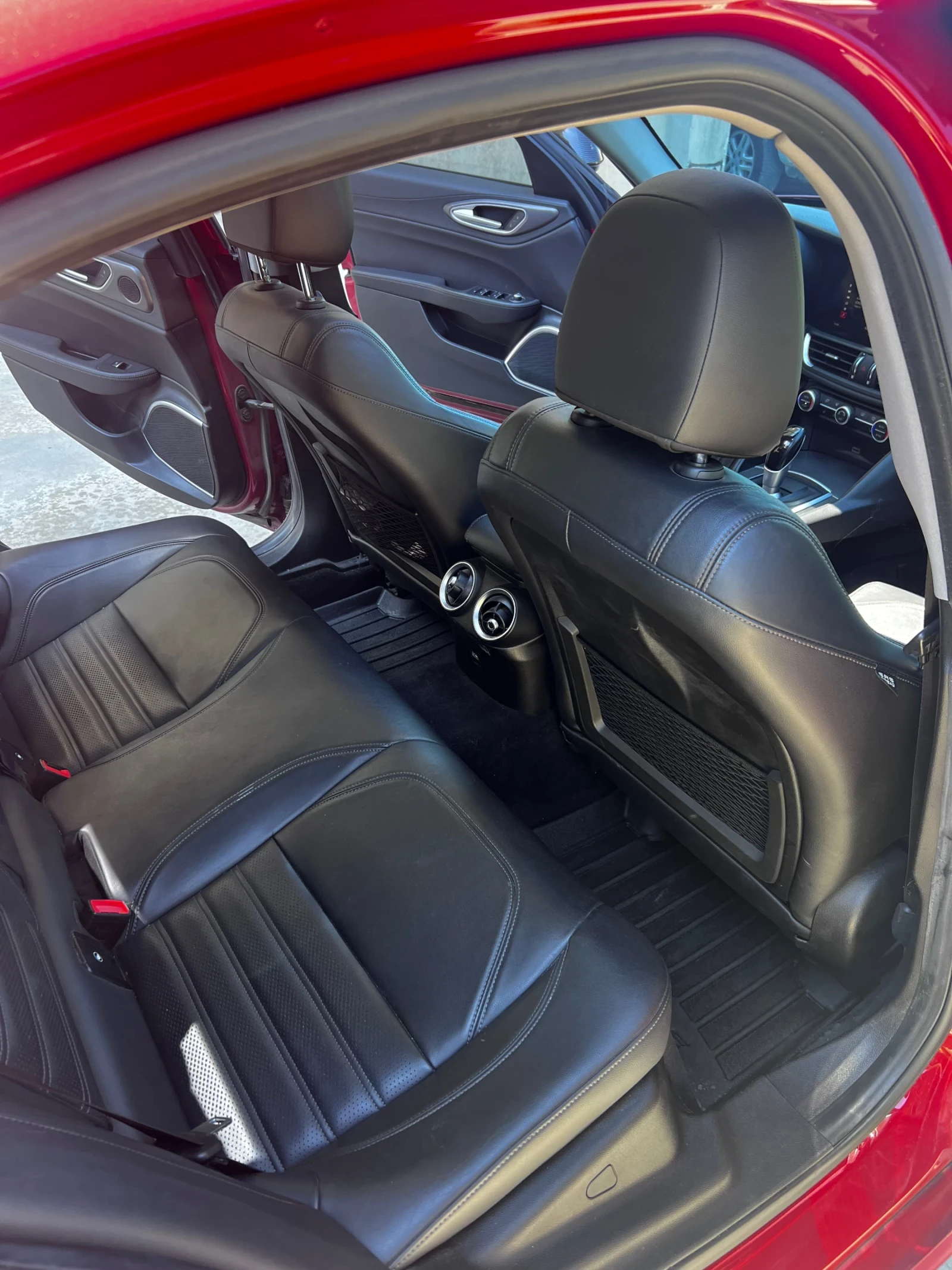 Alfa Romeo Giulia, снимка 13 - Автомобили и джипове - 55626448