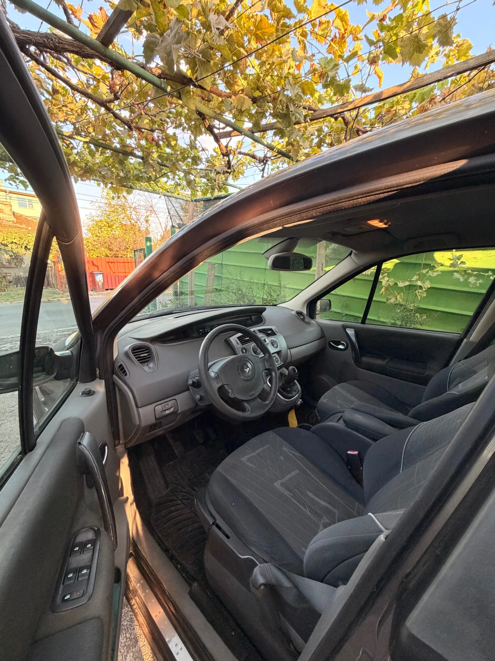 Renault Scenic Renault Scenic 1.5 dci, снимка 8 - Автомобили и джипове - 55848602