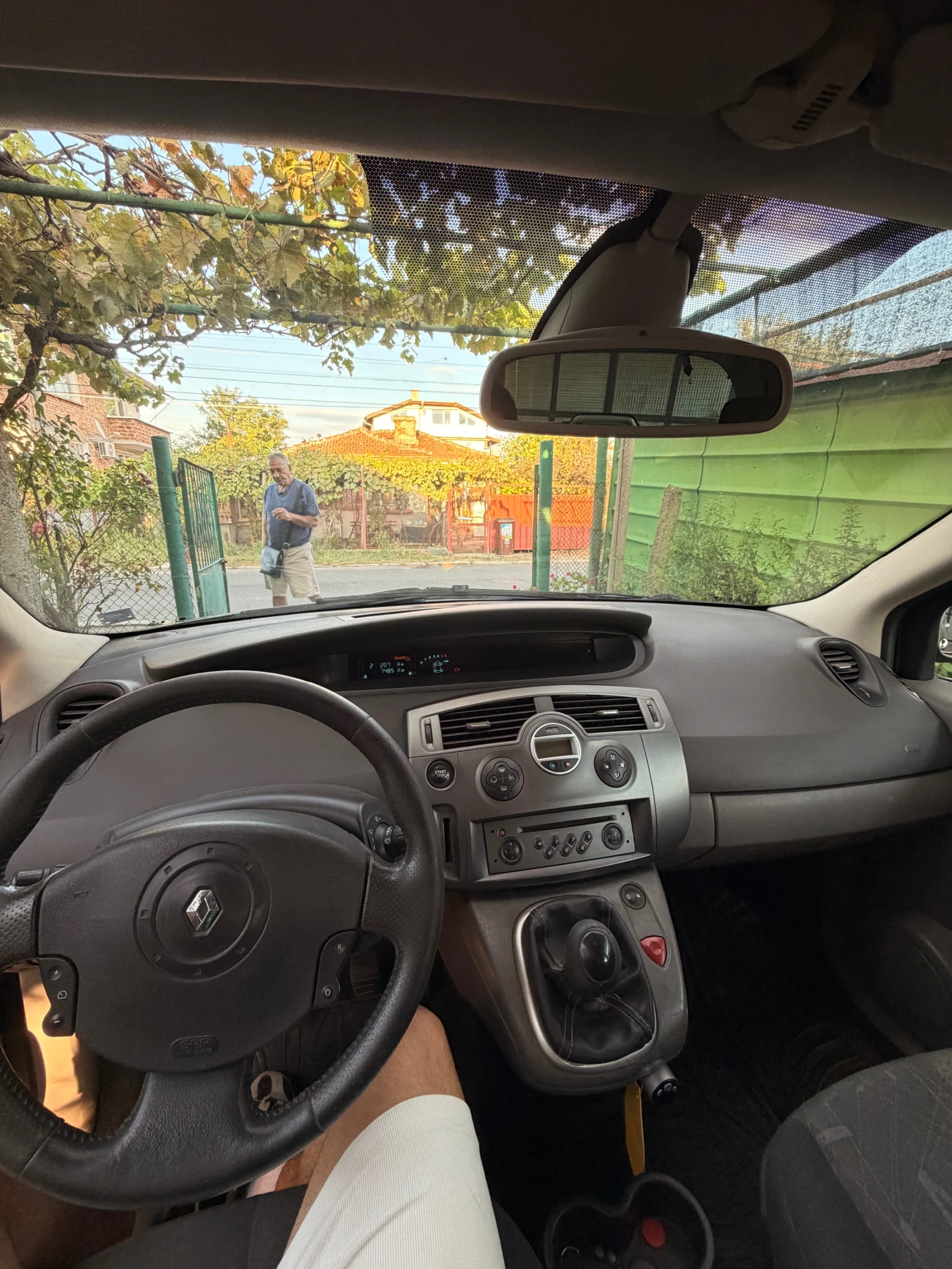 Renault Scenic Renault Scenic 1.5 dci, снимка 9 - Автомобили и джипове - 55848602