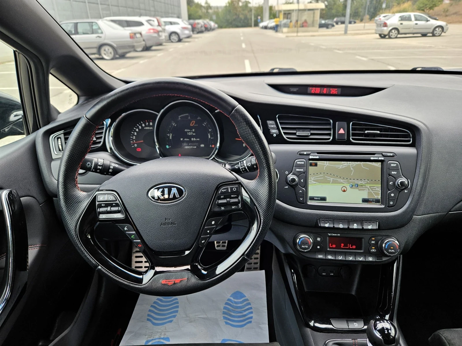 Kia Ceed 1.6 GT Швейцария , снимка 12 - Автомобили и джипове - 56171391