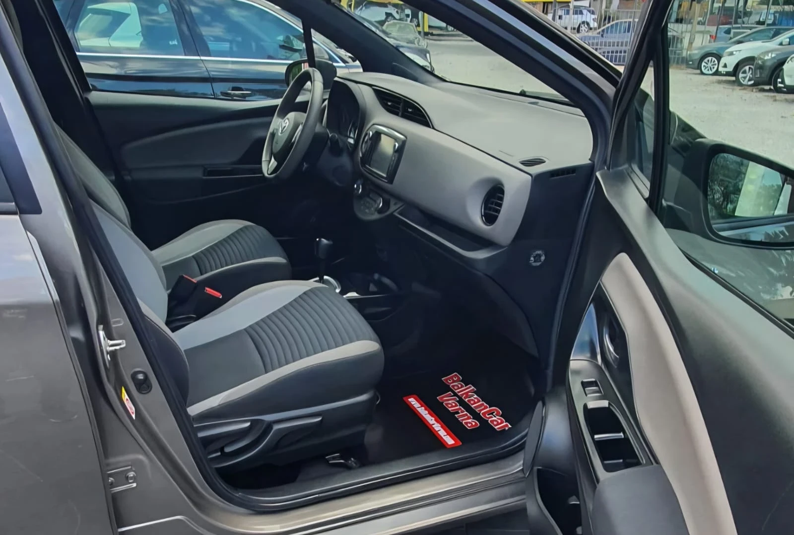 Toyota Yaris 1.5 Hybrid Bi-color 143 ���.��! | Mobile.bg � ����������� 8