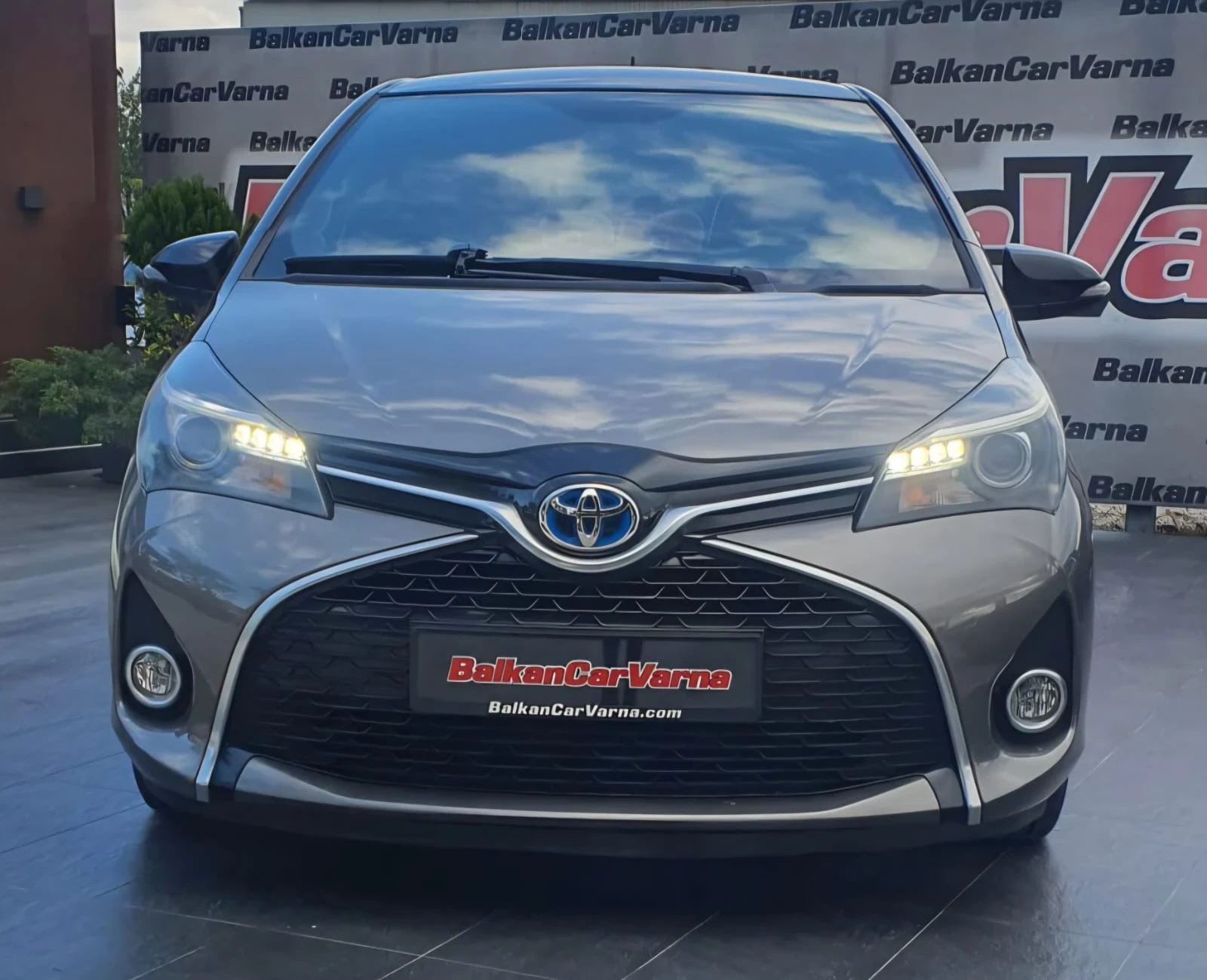 Toyota Yaris 1.5 Hybrid Bi-color 143 ���.��! | Mobile.bg � ����������� 2