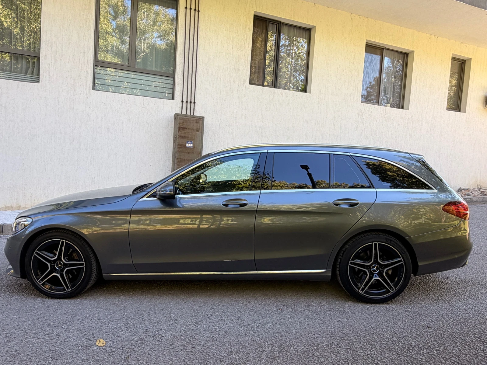 Mercedes-Benz C 220 AMG OPTIC , снимка 4 - Автомобили и джипове - 56360643