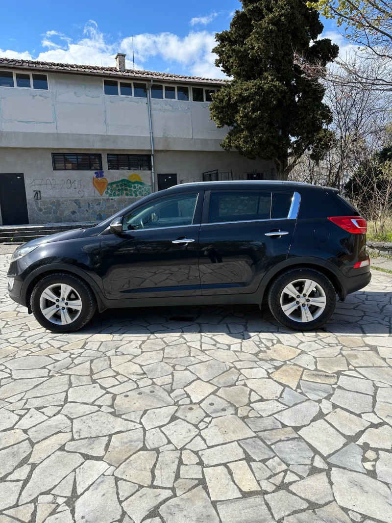 Kia Sportage, снимка 2 - Автомобили и джипове - 47178557